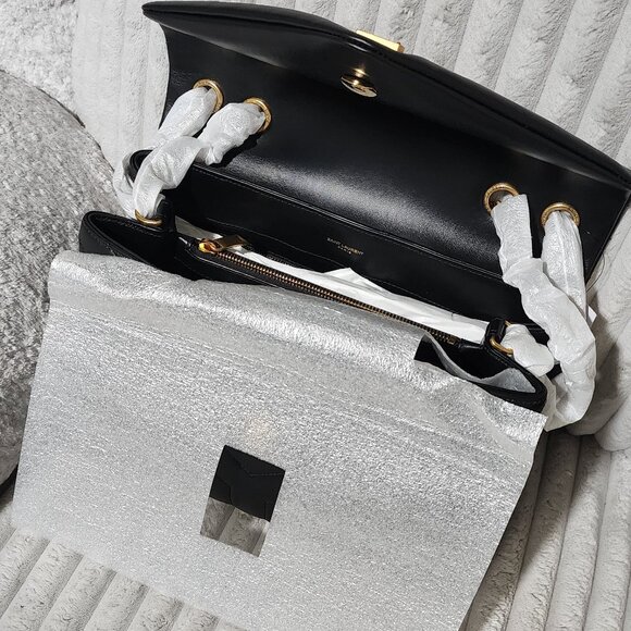 Saint Laurent ENVELOPE MEDIUM in MATELASSÉ lambskin - Picture 13 of 15